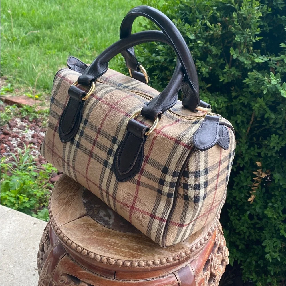 🤎100% Authentic Burberry Haymarket bowling bag🤎Chocolate Check Chester Satchel🤎 - Picture 3 of 16